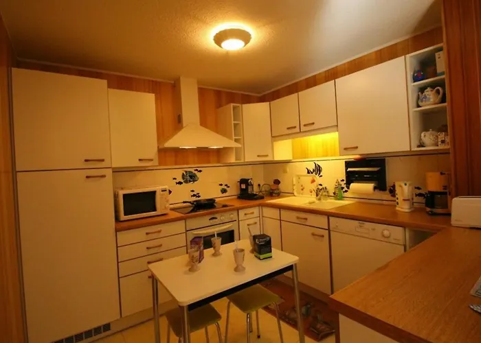 Appartement Bagnères-de-luchon, 3 Pièces, 7 Personnes - Fr-1-313-171