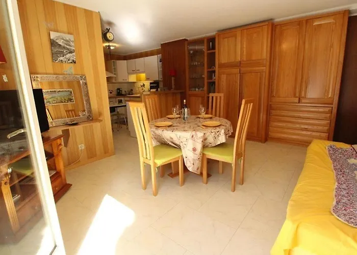 Bagnères-de-luchon, 3 Pièces, 7 Personnes - Fr-1-313-171 Appartement